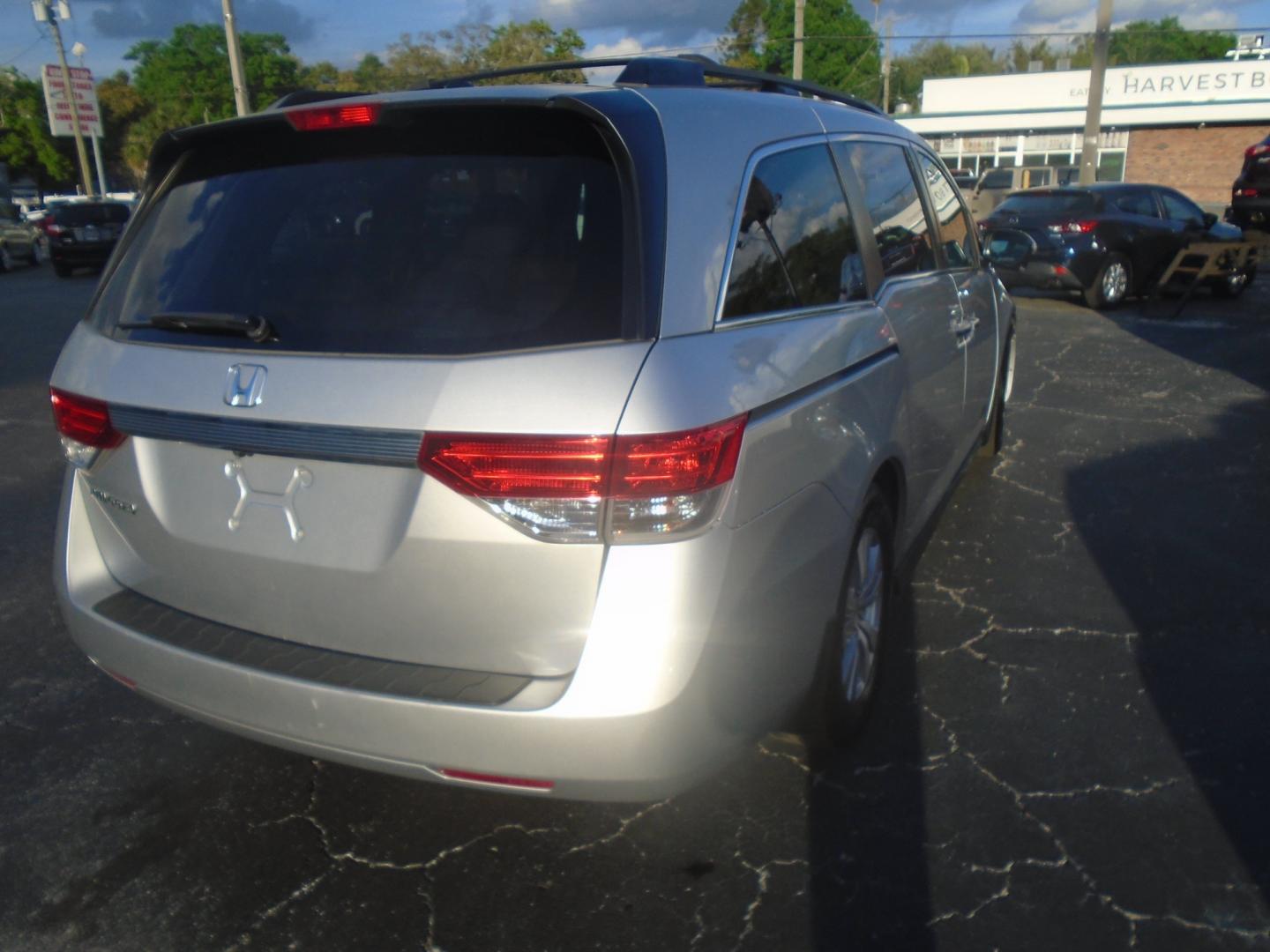 2014 Honda Odyssey (5FNRL5H62EB) , located at 6112 N Florida Avenue, Tampa, FL, 33604, (888) 521-5131, 27.954929, -82.459534 - Photo#3